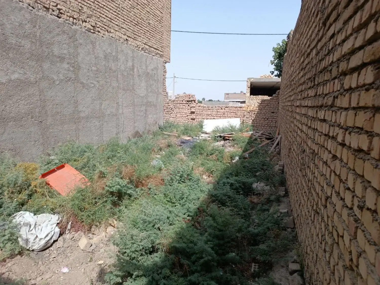 زمین ۸۵متری