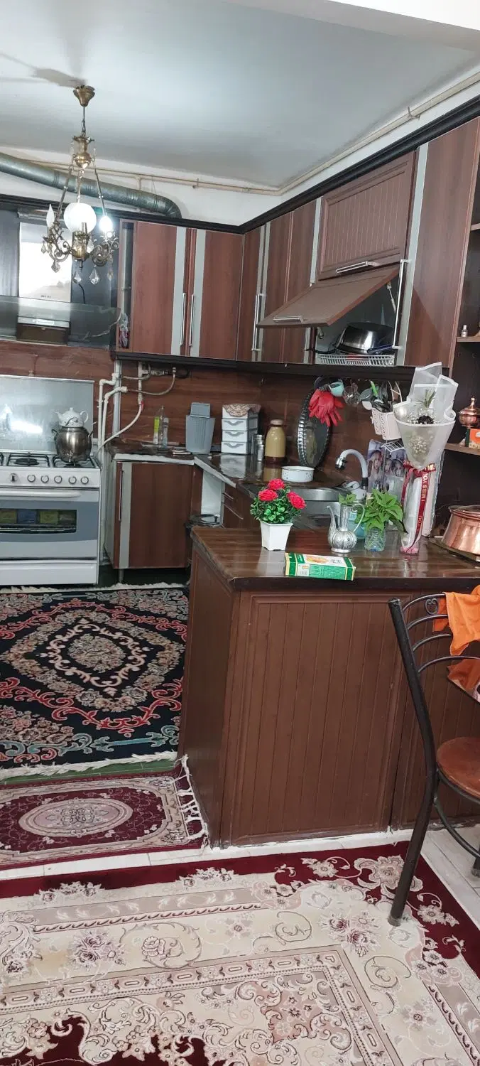 غفاری ولیعصر۱۳۰متردربست شیک۵۰۰ب۸