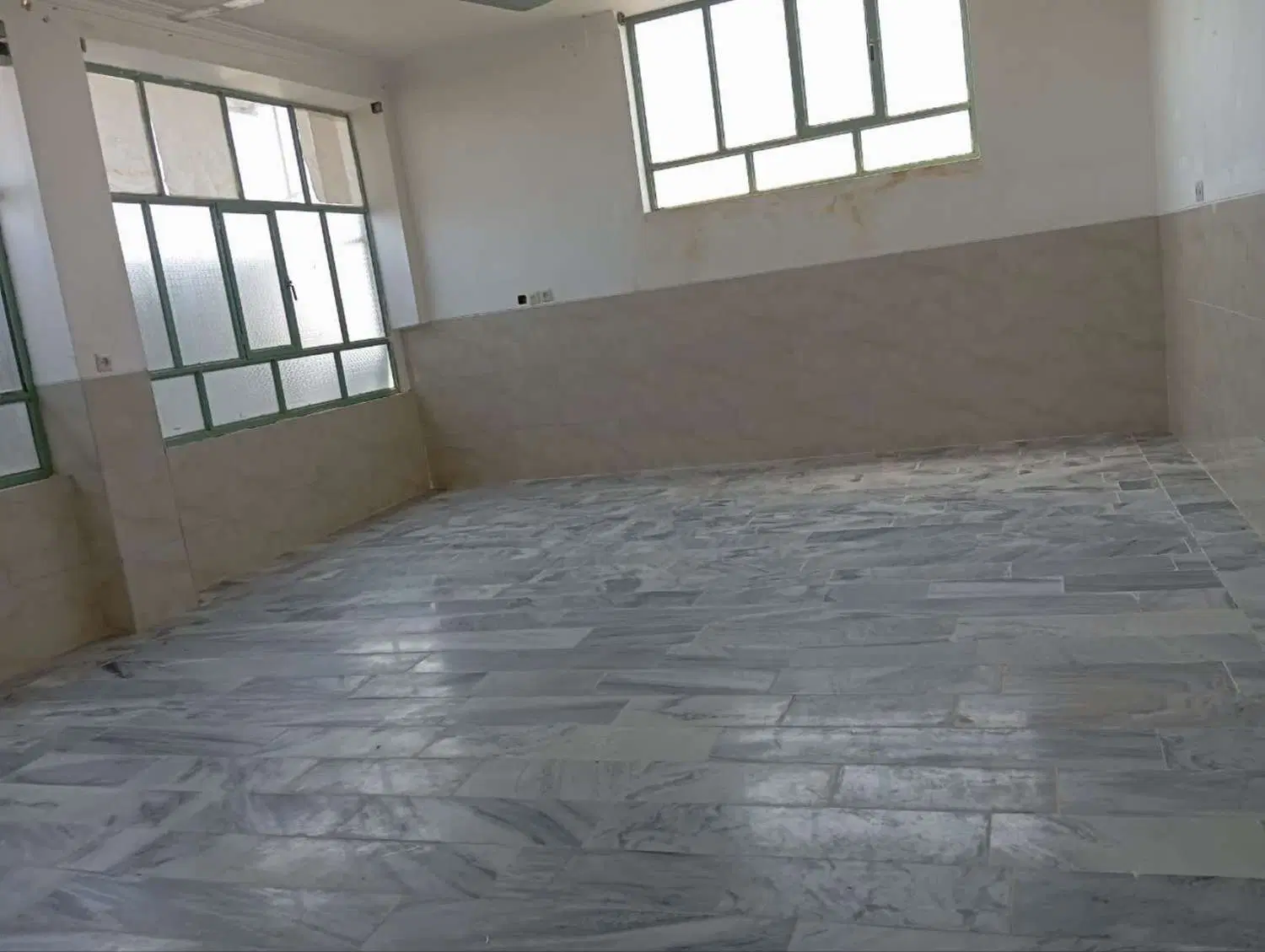 اجاره 160 متری طبقه بالا