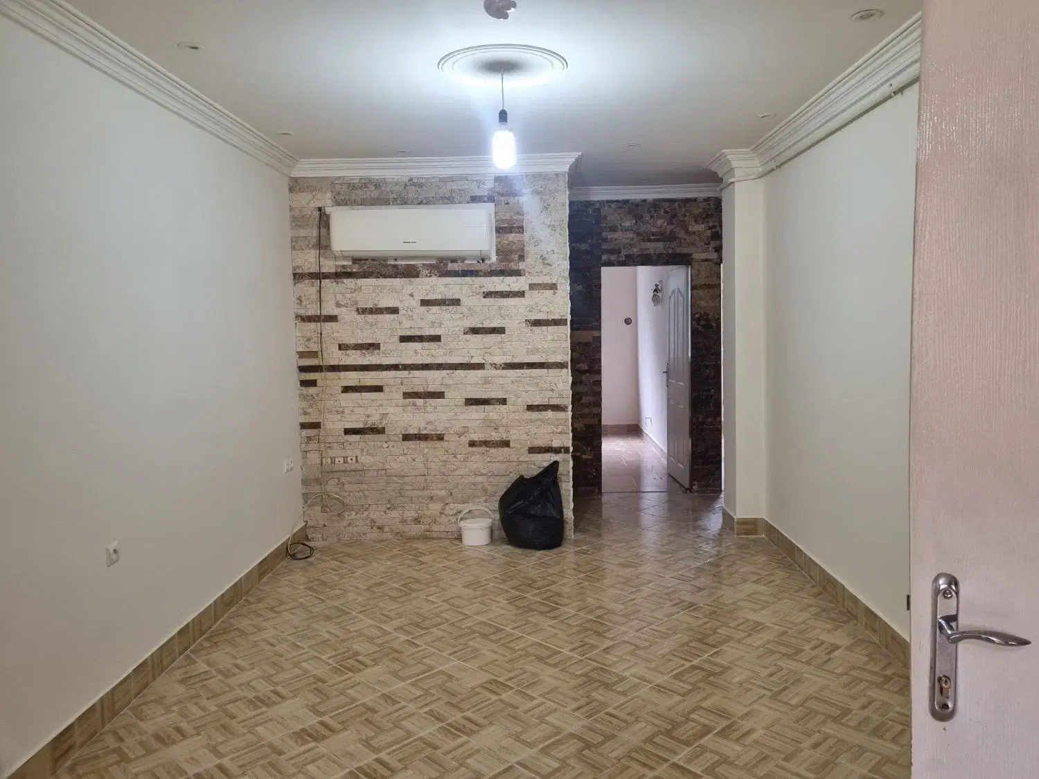 فروش آپارتمان سندار دوخوابه فلکه گاز