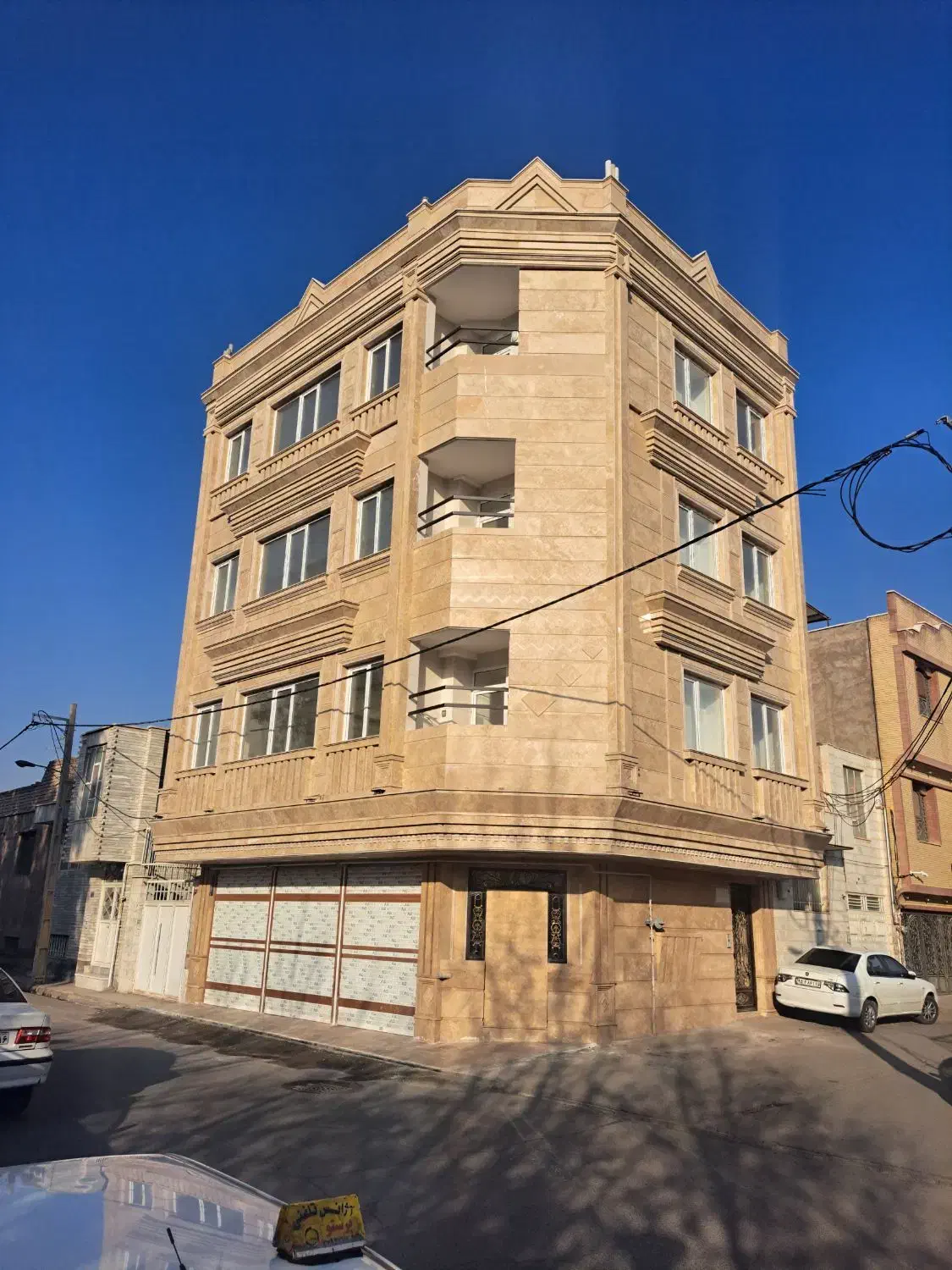 واحد ۷۹ متر عطاران کلید نخورده