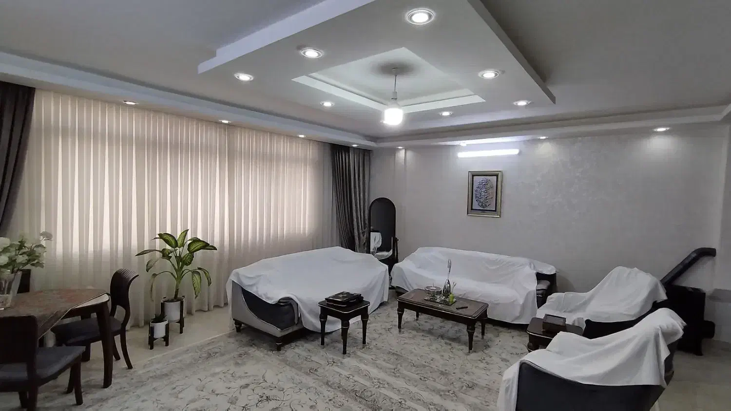 رهن کامل آپارتمان ۱۱۰ متری بهمراه پارکینگ اختصاصی
