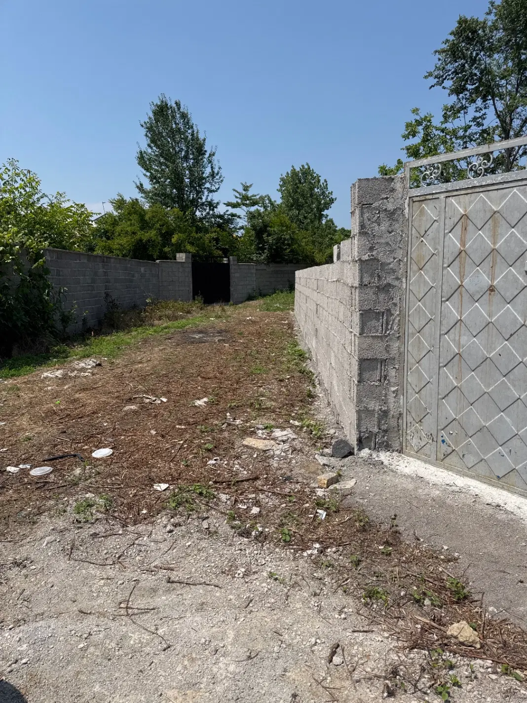 زمین شهری صومعه سرا