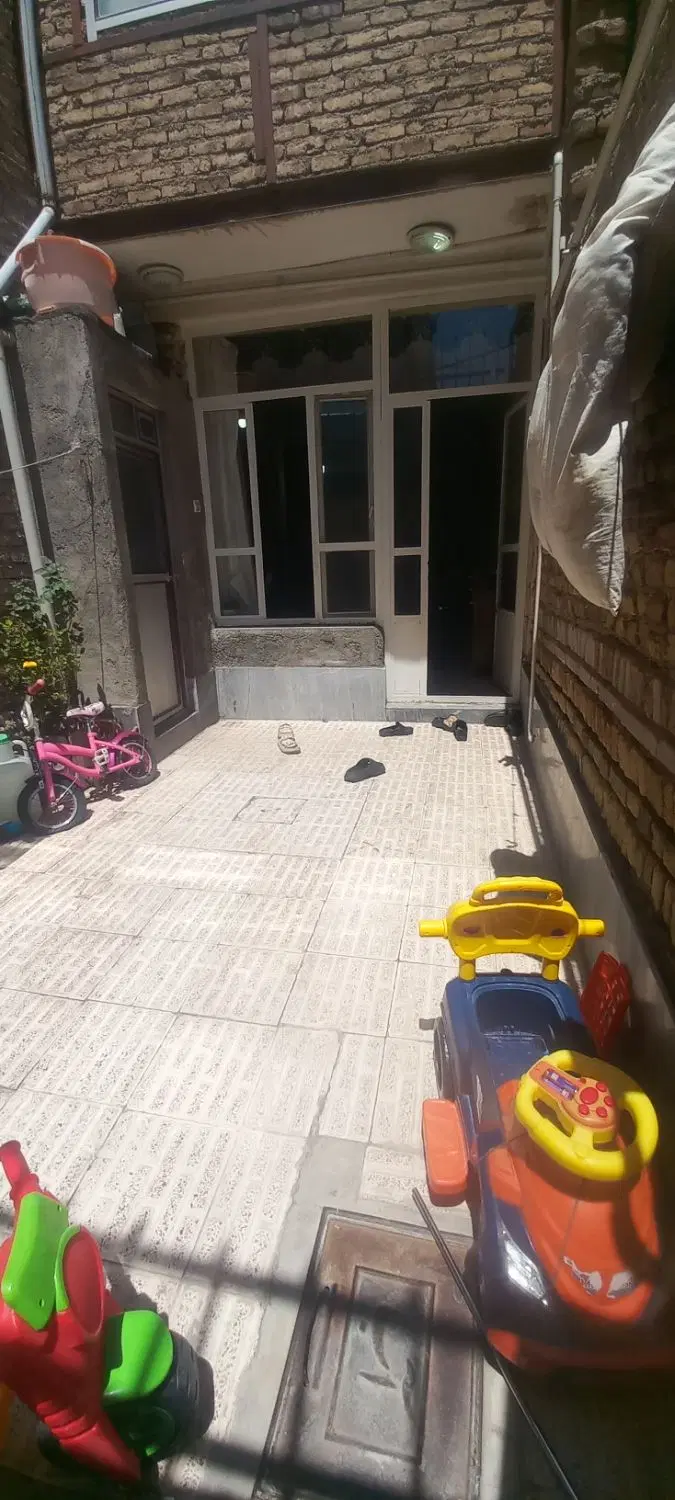 رهن کامل حیاط در پاسداران روبرو پارک مصلا