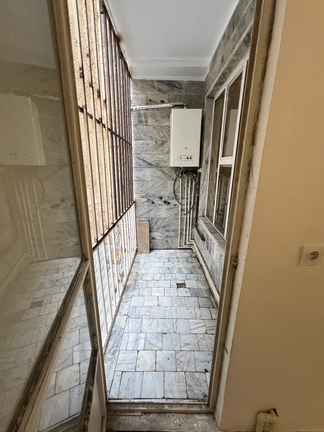 اجاره اپارتمان در اندیشه فاز یک