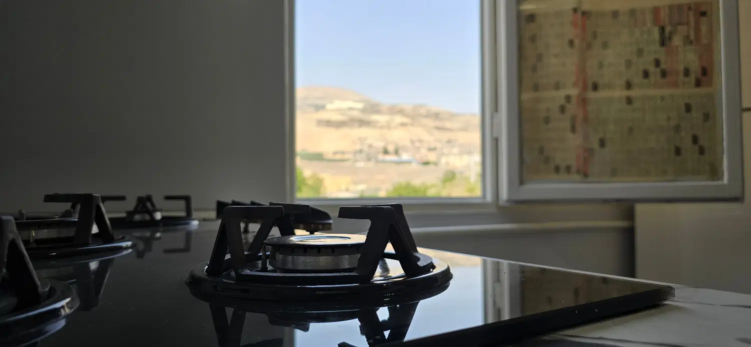 80 متر_ دو خواب_ شهران اسحاقی