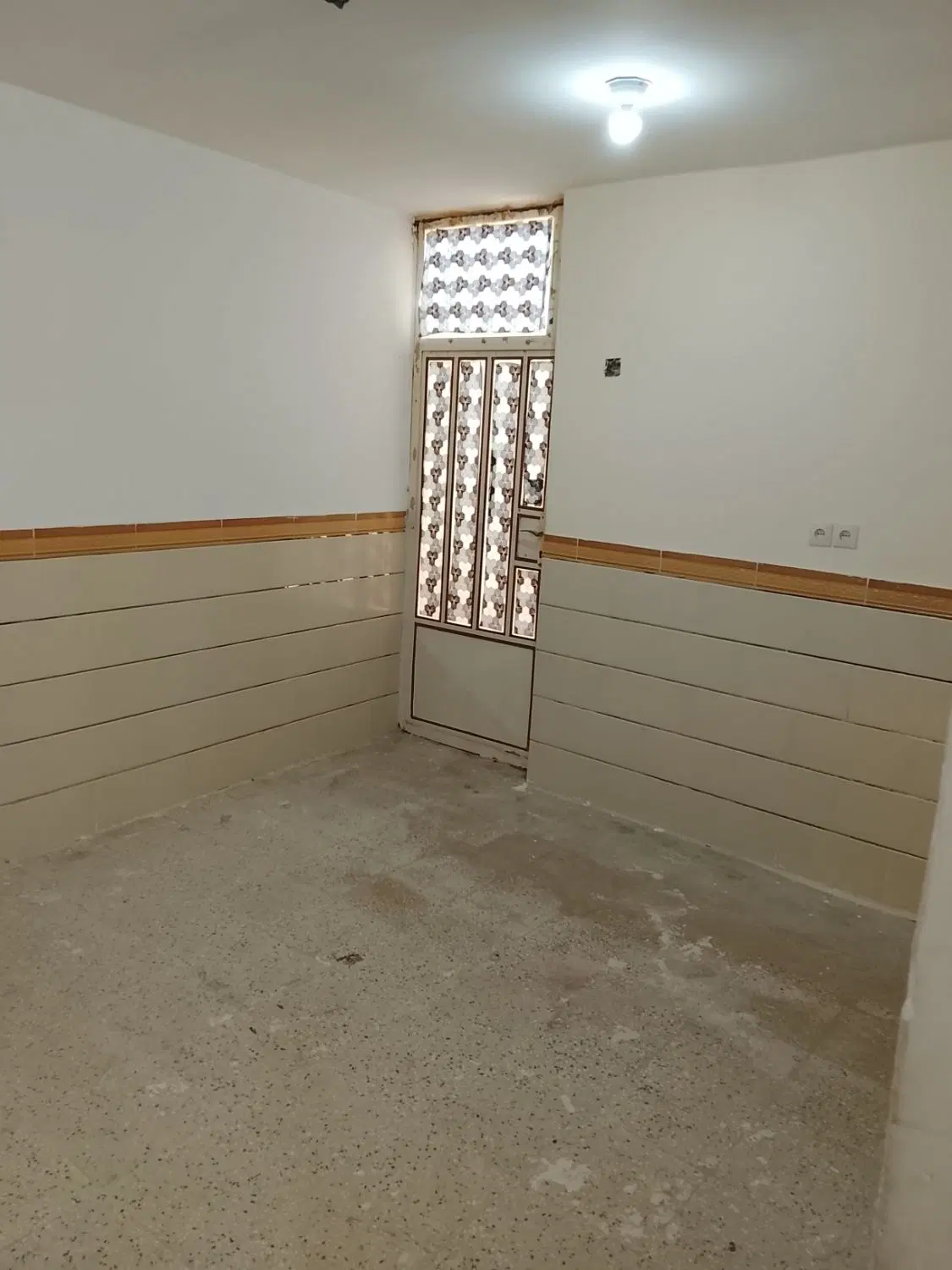 رهن و اجاره طبقه بالا نبش خ رسول اکرم