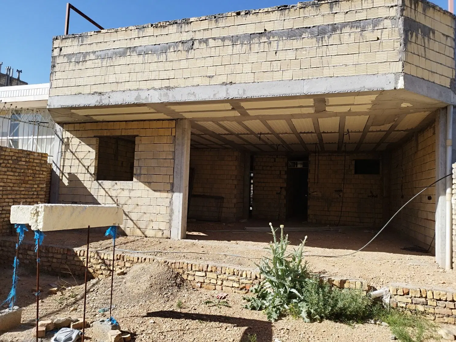 خانه نوساز سفت کاری دوطبقه