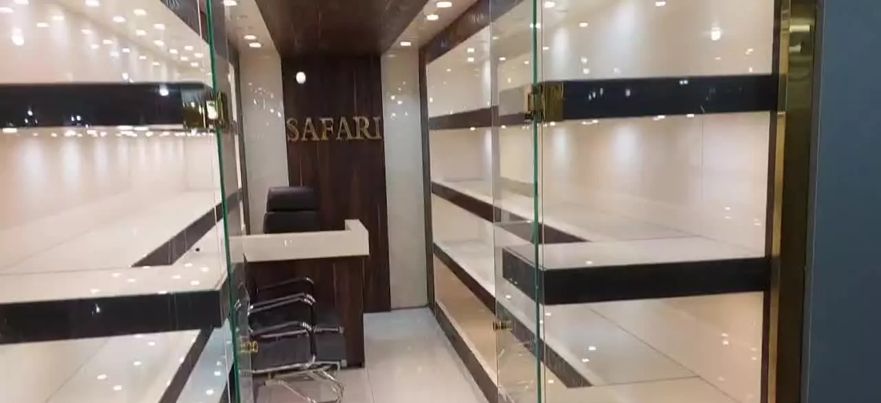 یک باب واحد تجاری ۱۲_۵ متری در مجتمع الغدیر (شوش)