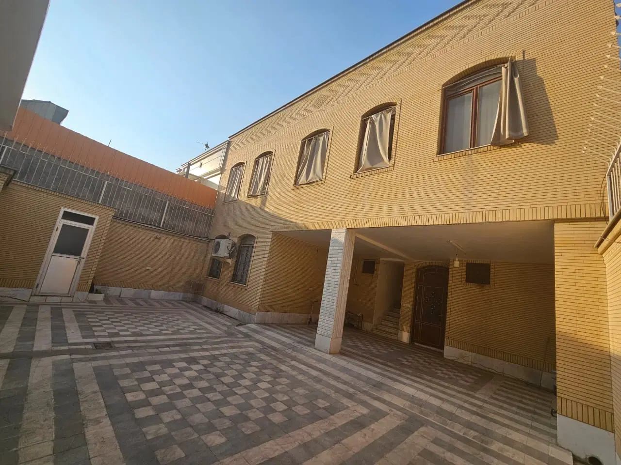 فروش آپارتمان ۸۴ متری موقعیت عالی در مرکز شهر
