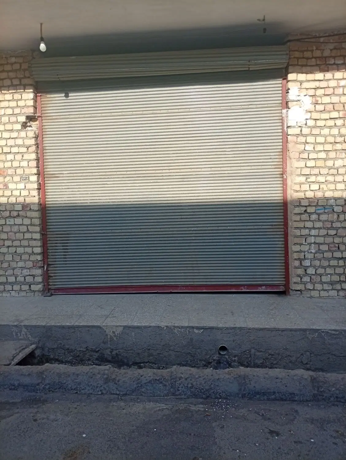 مغازه تجاری یا انباری