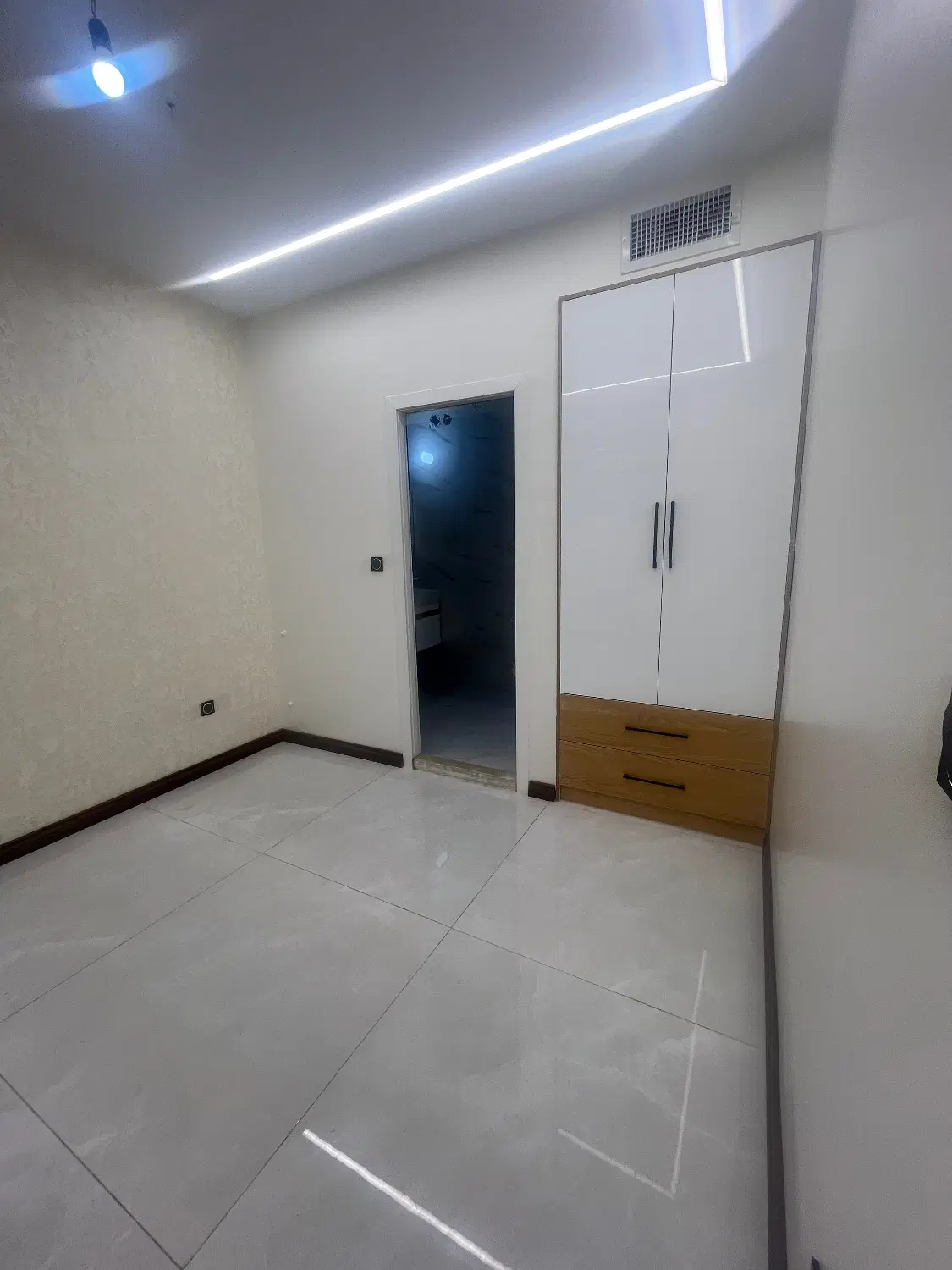 ۵۶ م ۱ خ تخلیه با آسانسور و‌پارکینگ و بالکن