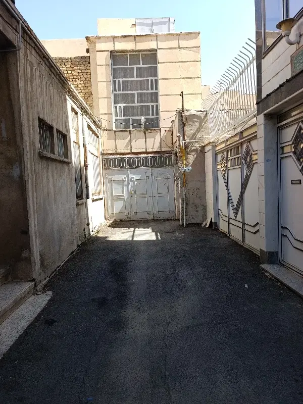 ملک دربست