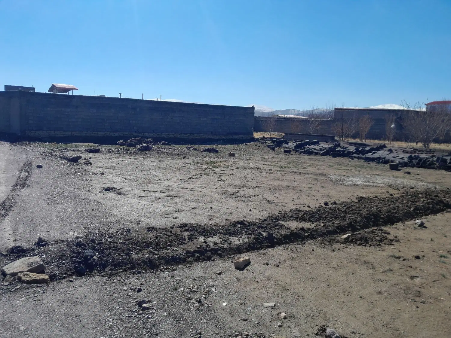 ۴۰۰ متر باغی