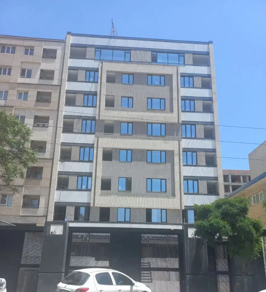 ۱۴۰ متری نوساز کلید نخورده حکیمیه