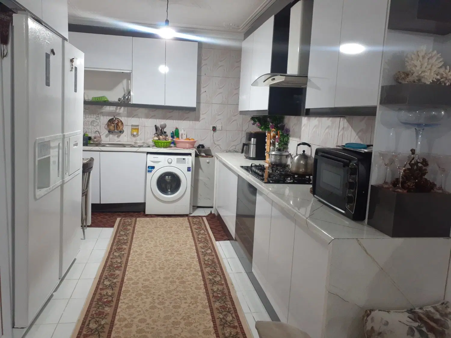 اپارتمان130متری طبقه4 جلو مجتمع8واحده سه اتاق خواب