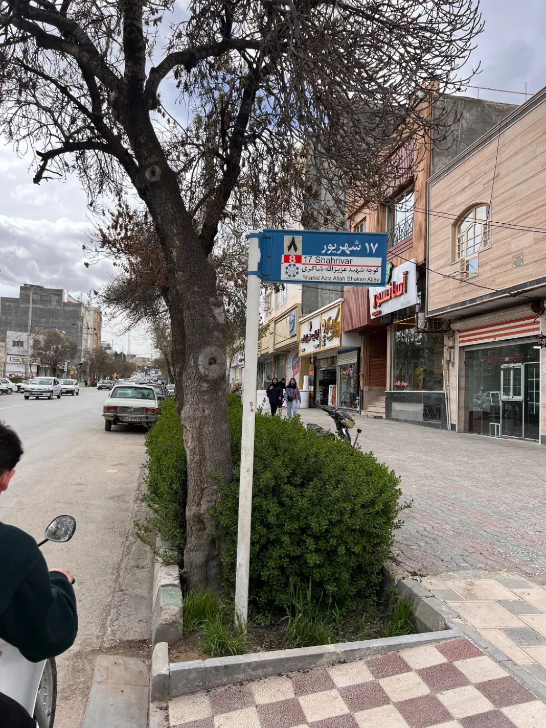 زمین ده متری نبش چهارراه