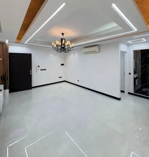 ۷۰ متر_۲ خواب_ پارکینگ غیر مزاحم_ انباری _طبقه اول