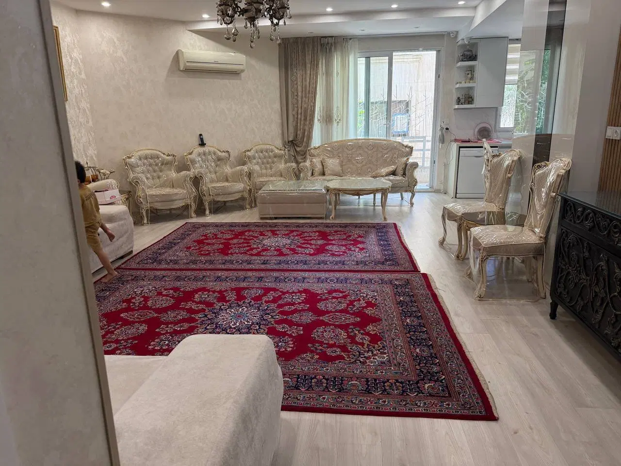 آپارتمان طبقه ۱ تک واحدی گلشن