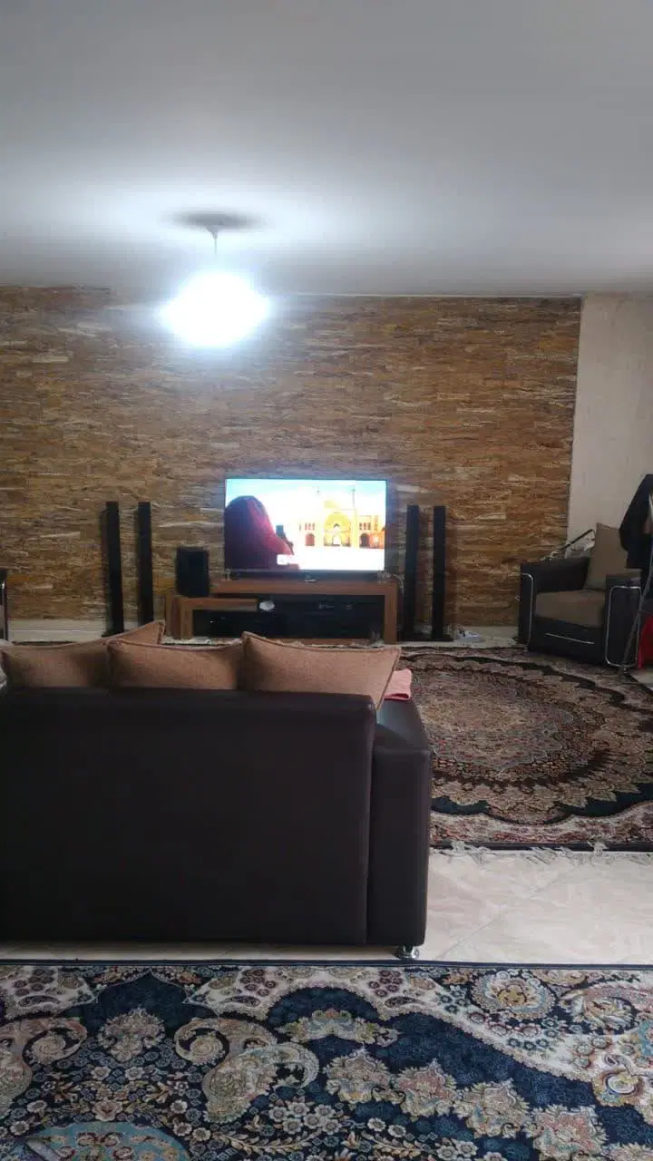 واحد  مهرشهر کیانمهر 124 متری دوخواب گلستان