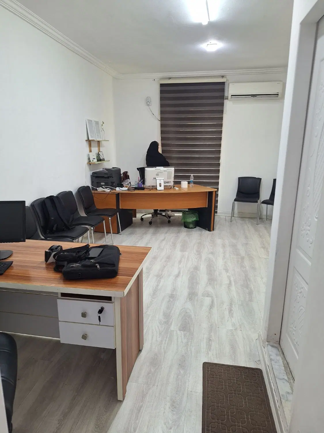 فروش.اداری.خیابان دانشگاه سر خیابان بهترین لوکیشن