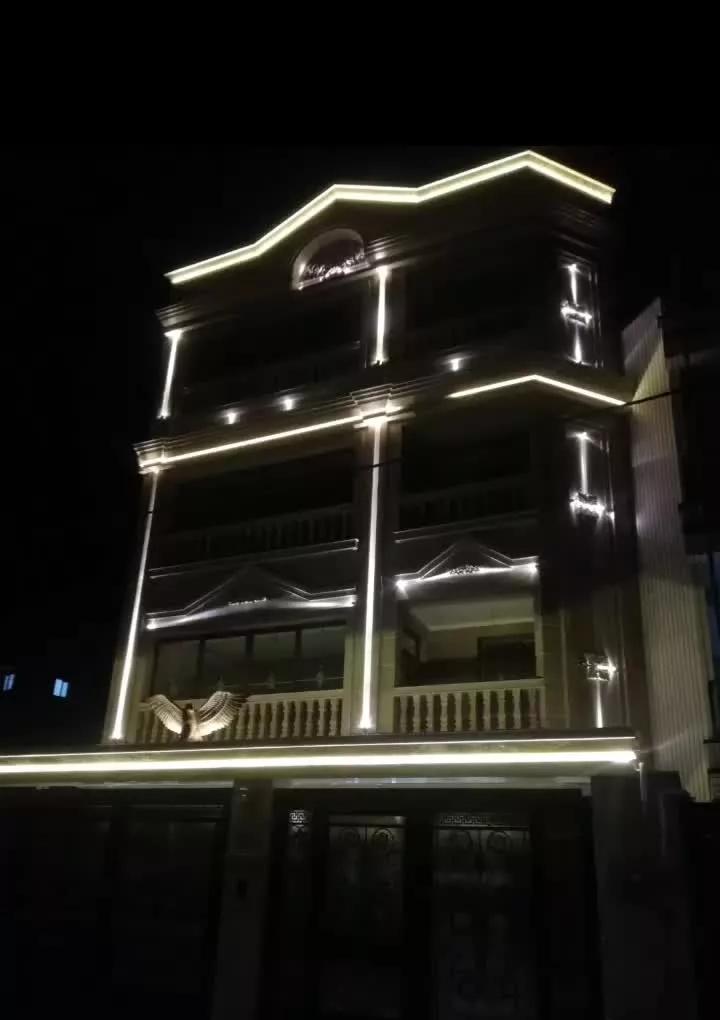 فروش یک واحد آپارتمان نوساز ۱۳۸ متری.