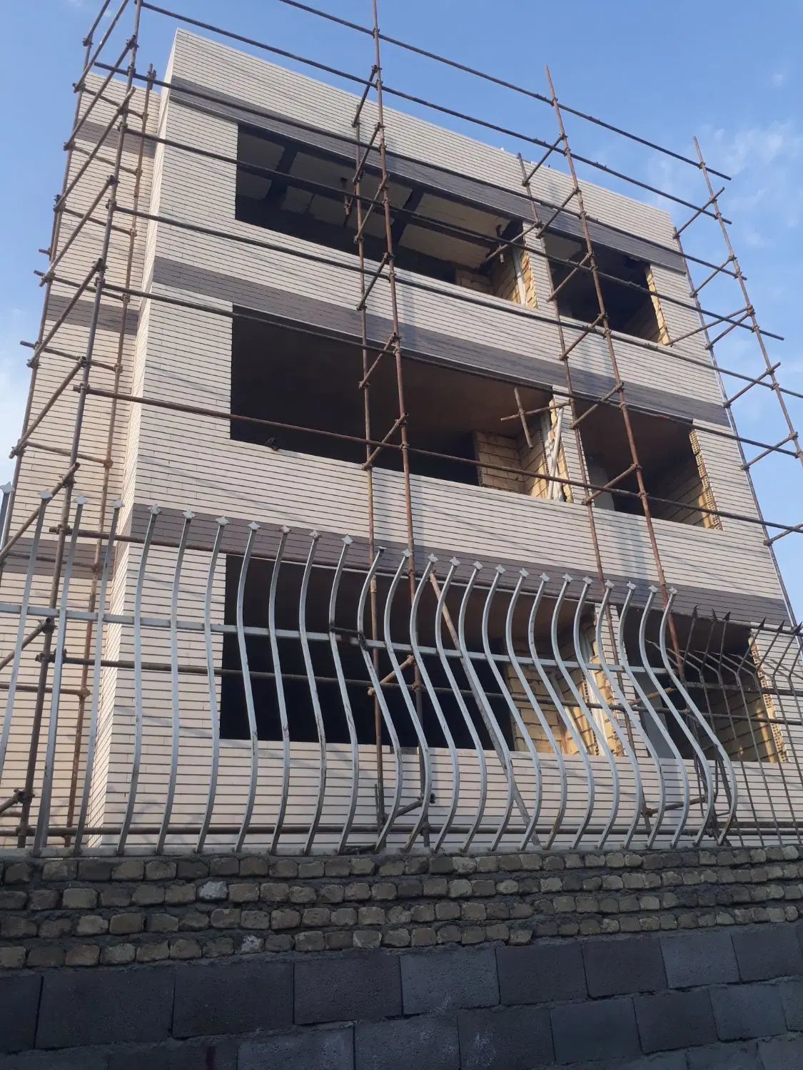 اپارتمان سفیدسرامیک شرکتی