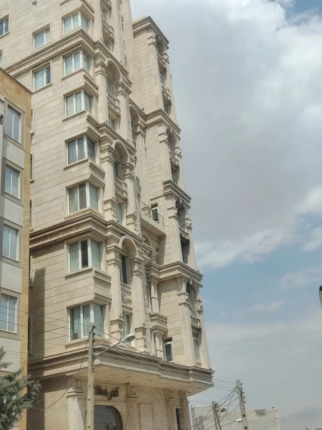 اپارتمان 164 متر _ کسری _ بلوار سجاد _ ۳خوابه_فوری