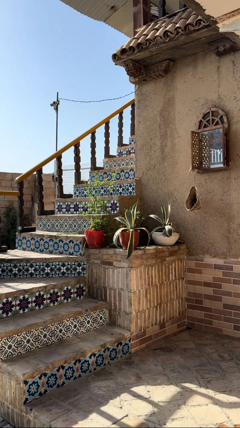 خانه یک خوابه چسبیده به شهر با کار