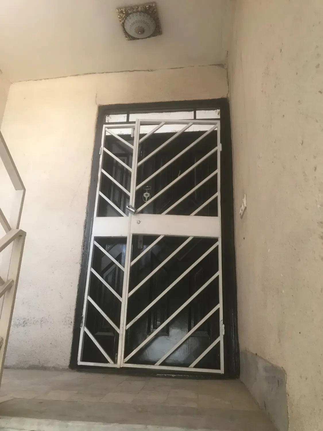 آپارتمان شیک غرق نور تخلیه
