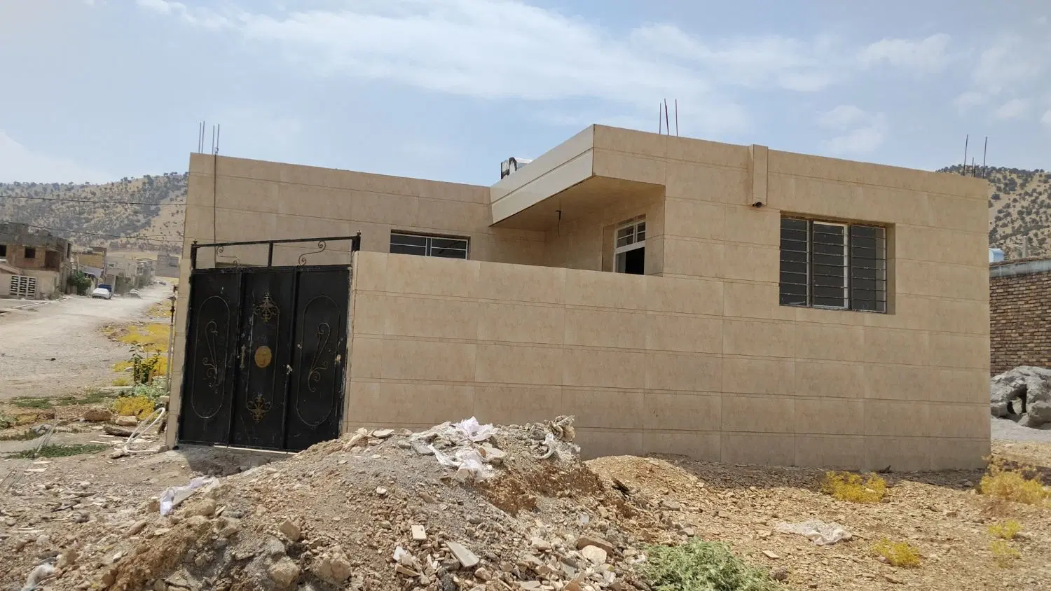 فروش یک واحد ساختمان مسکونی سرطاف