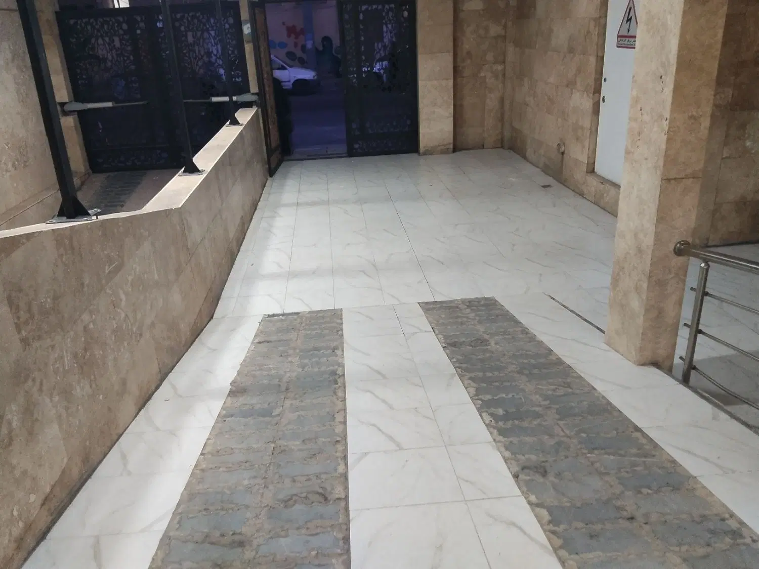 زمین. فروشی تجاری و مسکونی