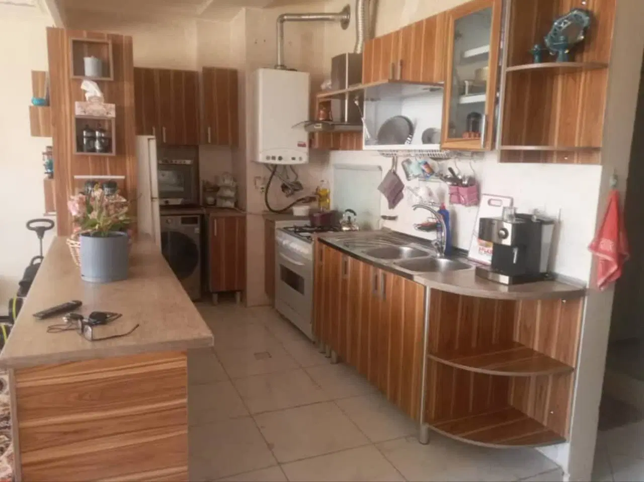 رهن و اجاره دو خوابه طبقه منزل