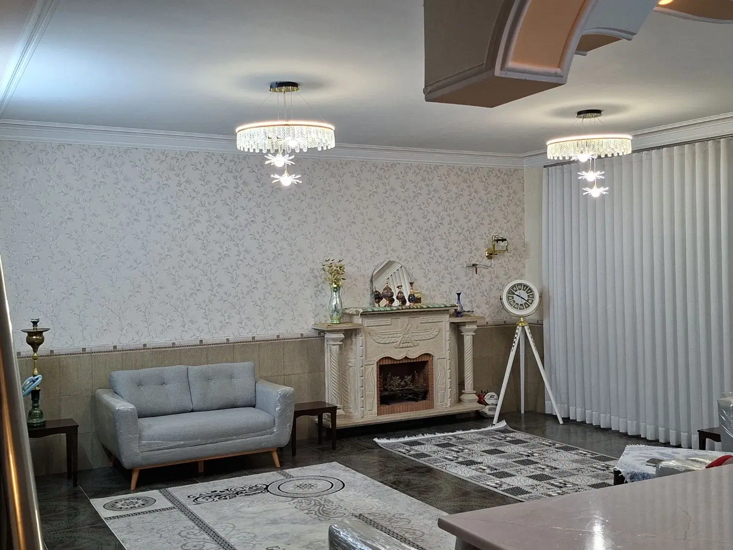 آپارتمان ویلایی با حیاط اختصاصی
