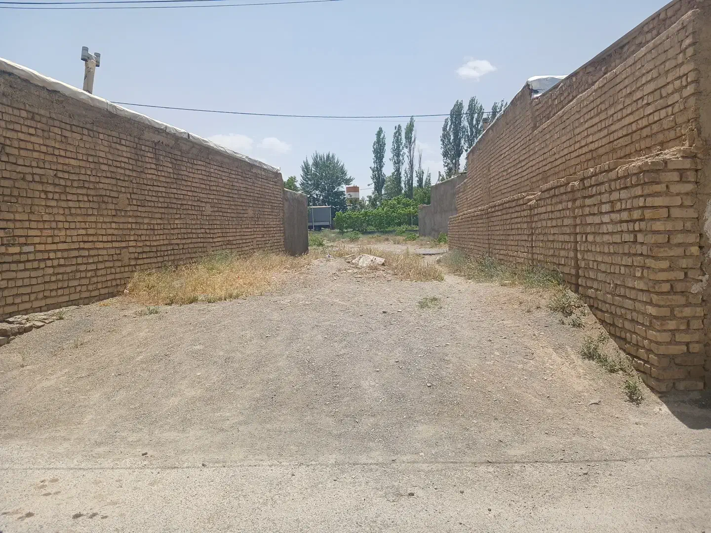 زمین فروشی