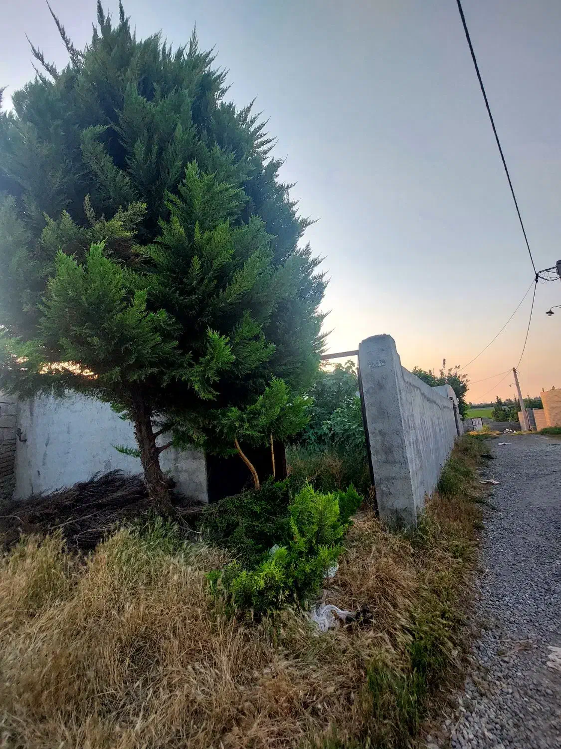 ۱۳۶متر زمین مسکونی در پایین درویش خاک