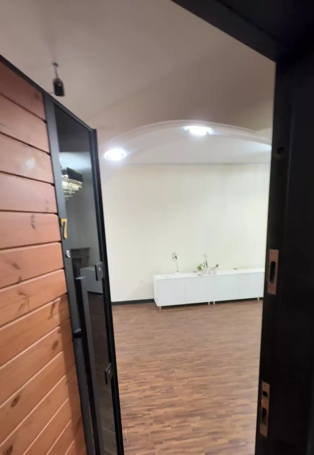 ۸۰ متر دو‌خوابه فول بازسازی