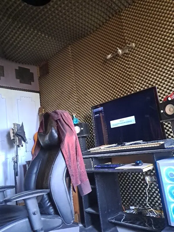 همخونه بدون حاشیه