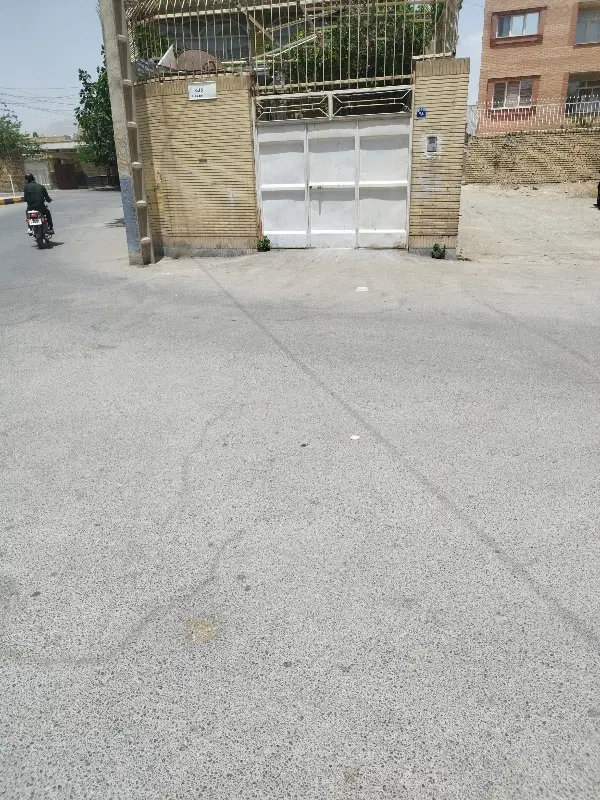 مغازه ۱۶۰ متری
