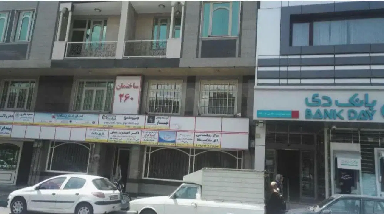 ۱۰۰ متر،بر آیت الله کاشانی،تابلو خور رو به خیابان