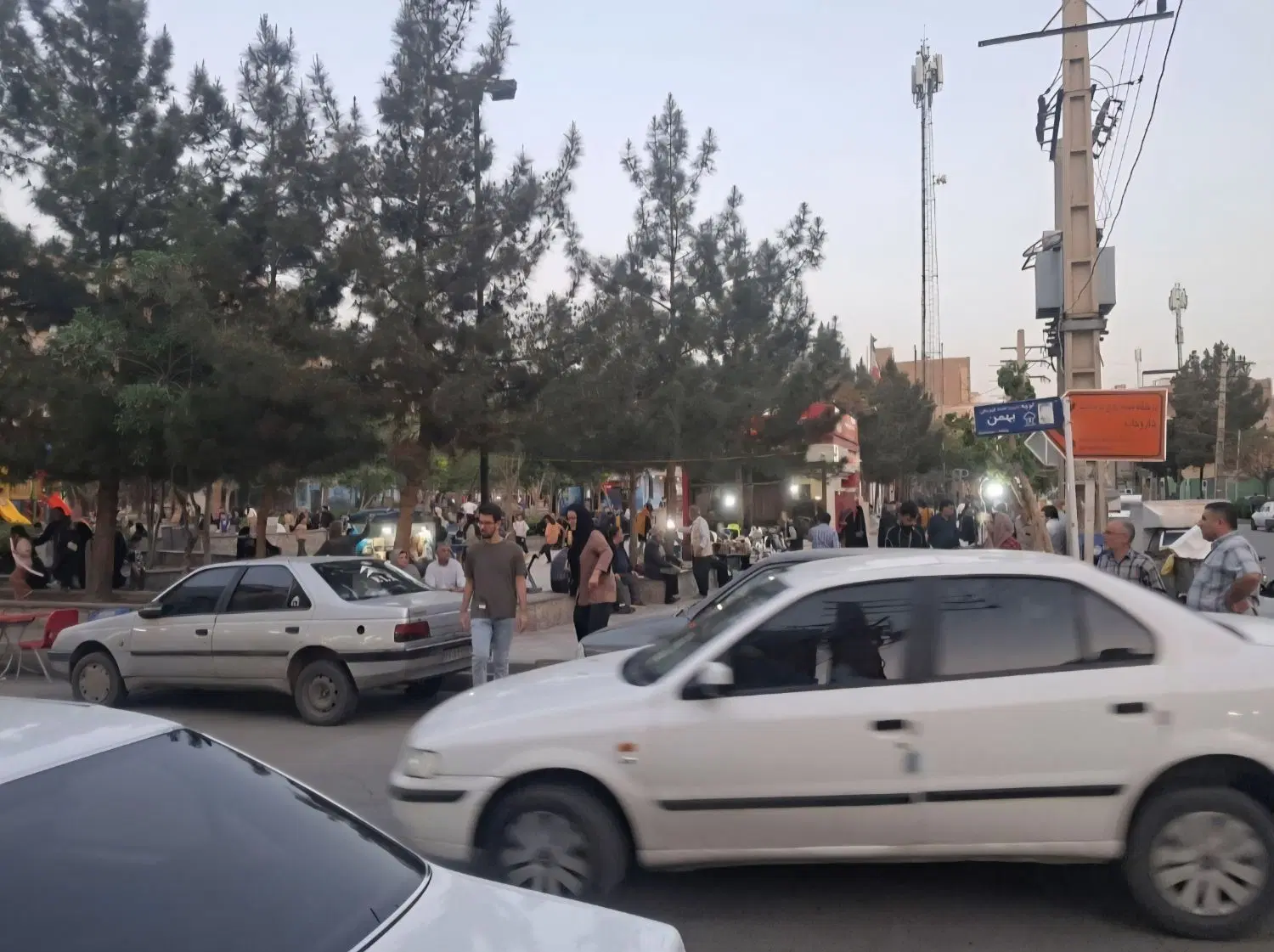 اجاره مغازه خیابان میثم۳ کوچه بهمن روبروی پارک