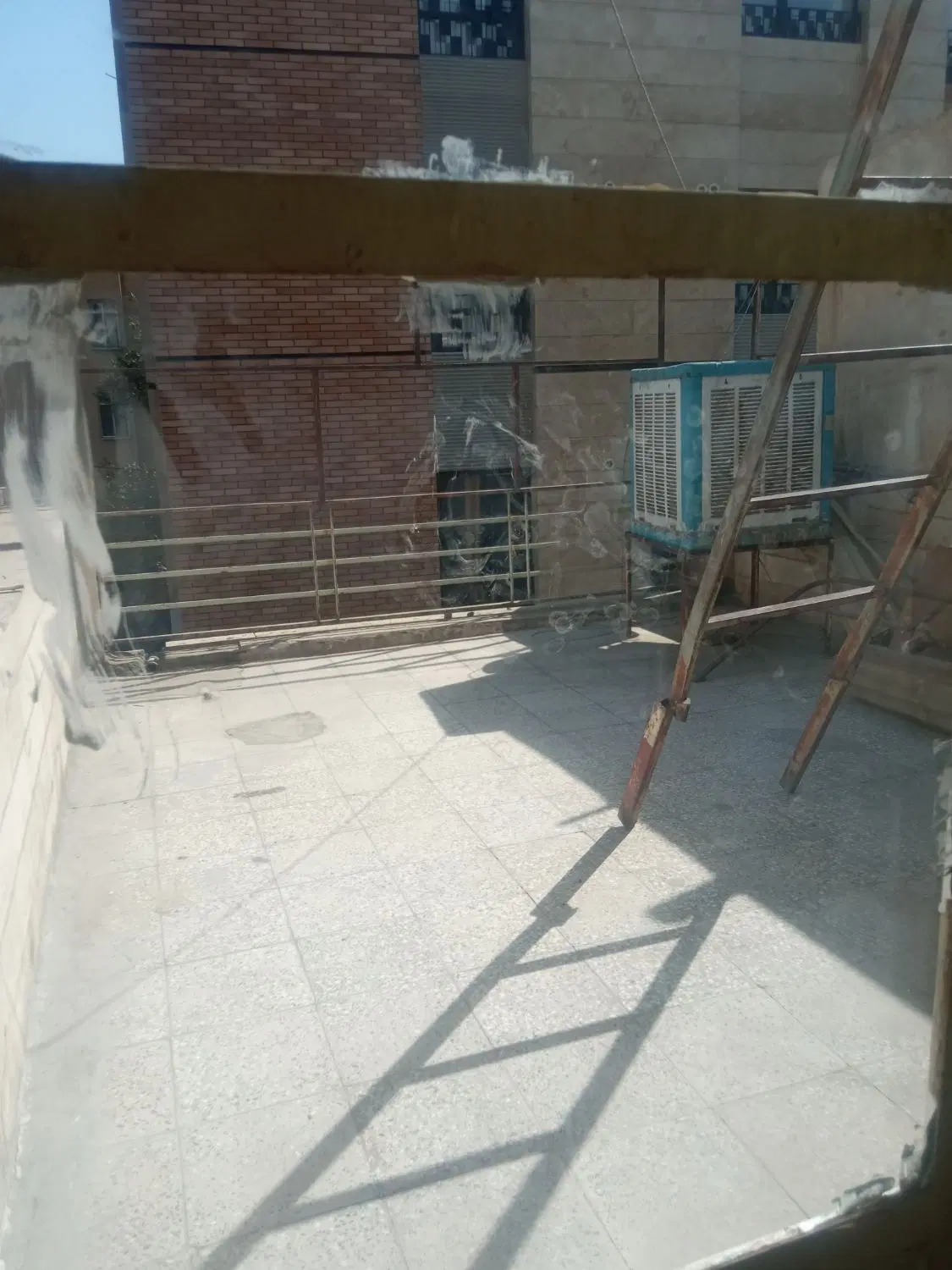 خانه دربستی۱۴۰متر دوطبقه ونیم مناسب کارگاه و انبار