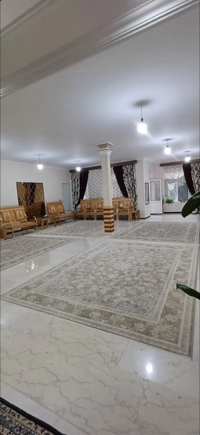 خانه ویلایی ۳۷۰ متری منطقه خوش آب و هوا