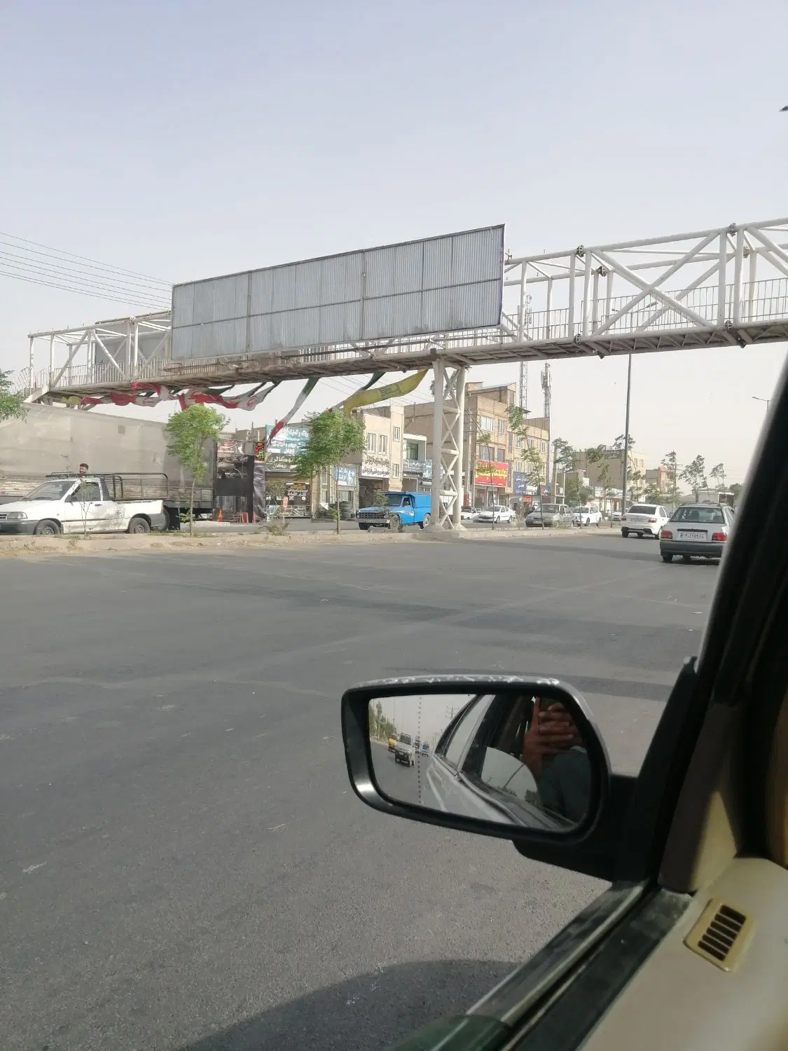 یک باب مغازه در لوکیشن پر تردد