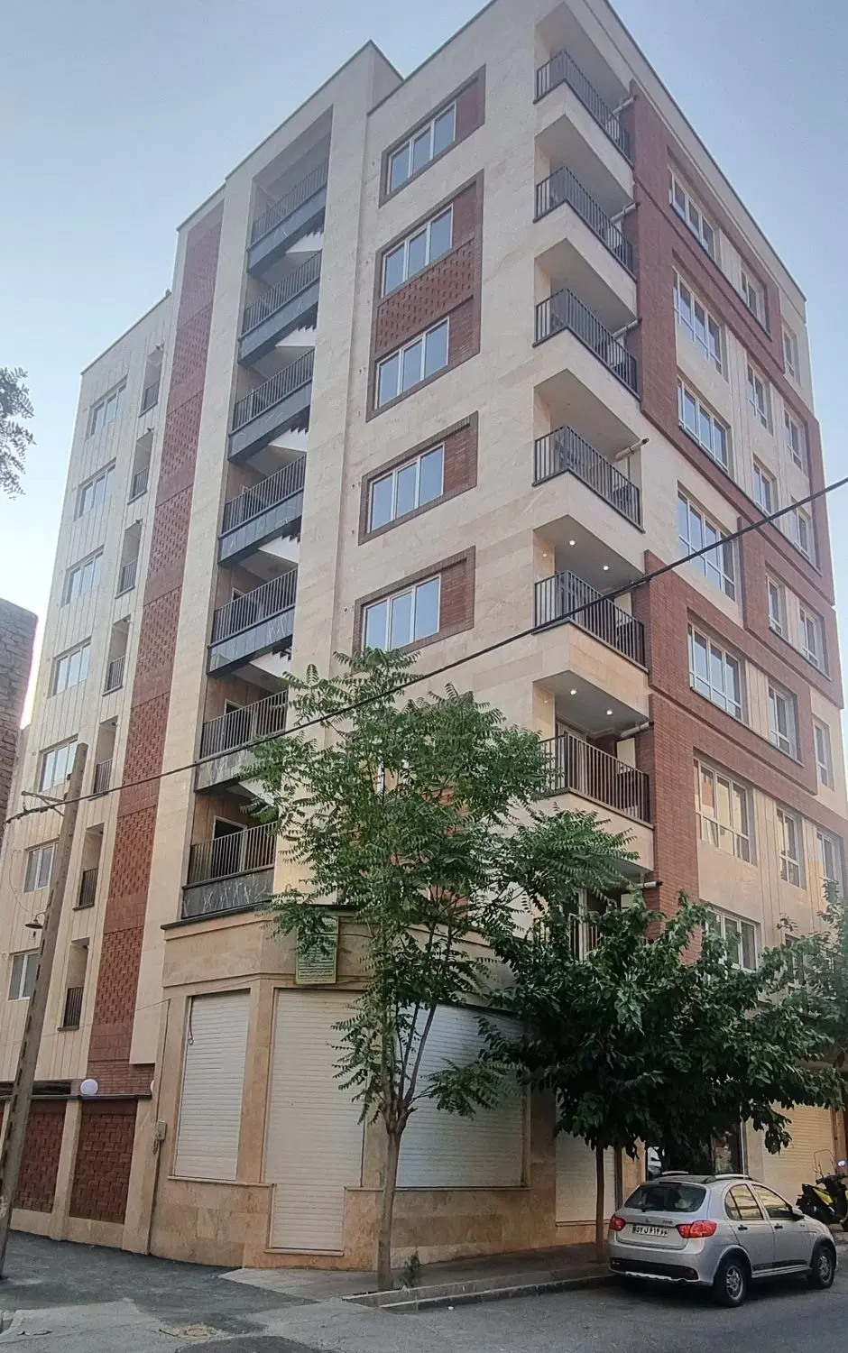 ۲باب مغازه  نو ساز با ملکیت ۲۰ متری و ۴۰ متری