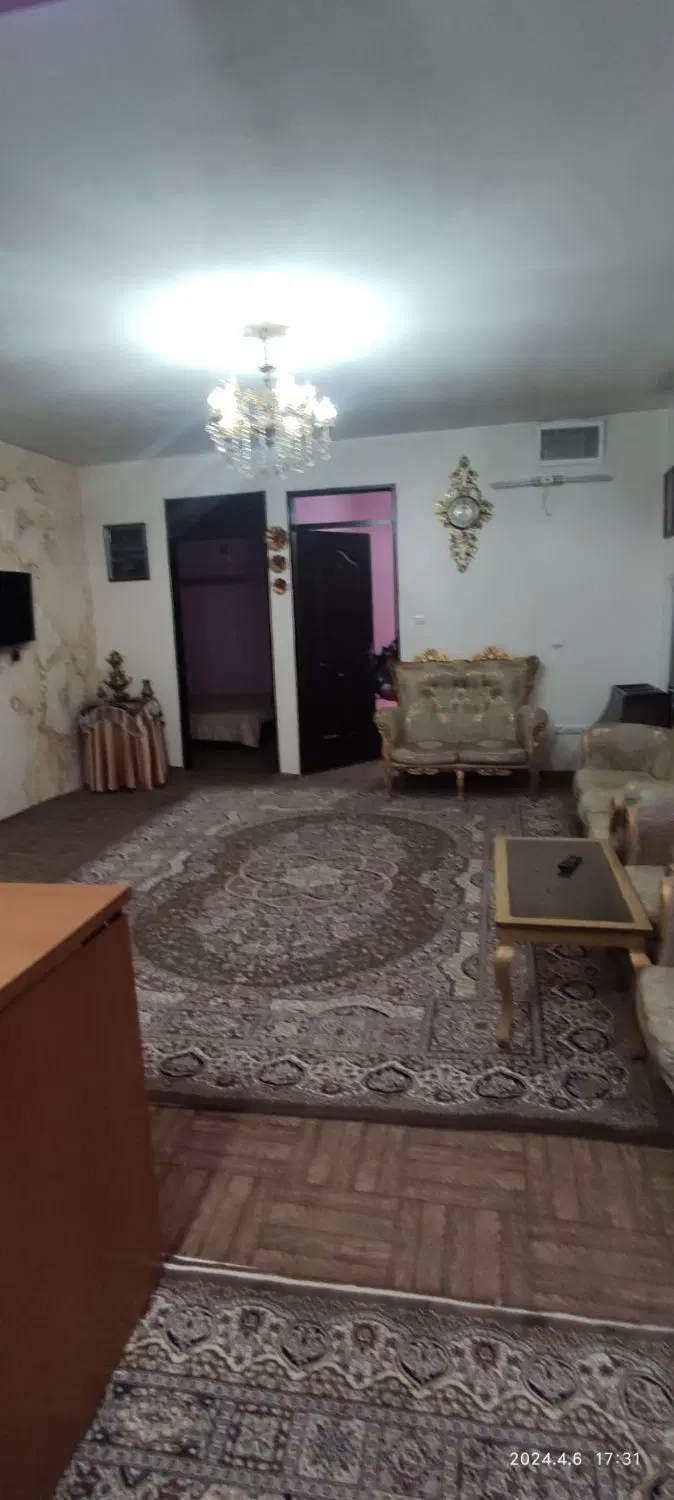 ۶۴ متر دو خوابه طبقه همکف میدان نبوت
