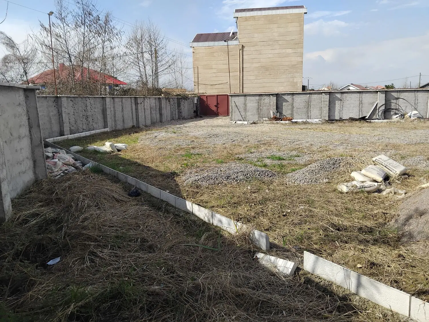 زمین ۶۵۰ متر بنا ۵۰ متر سند تک برگ پروانه ساخت