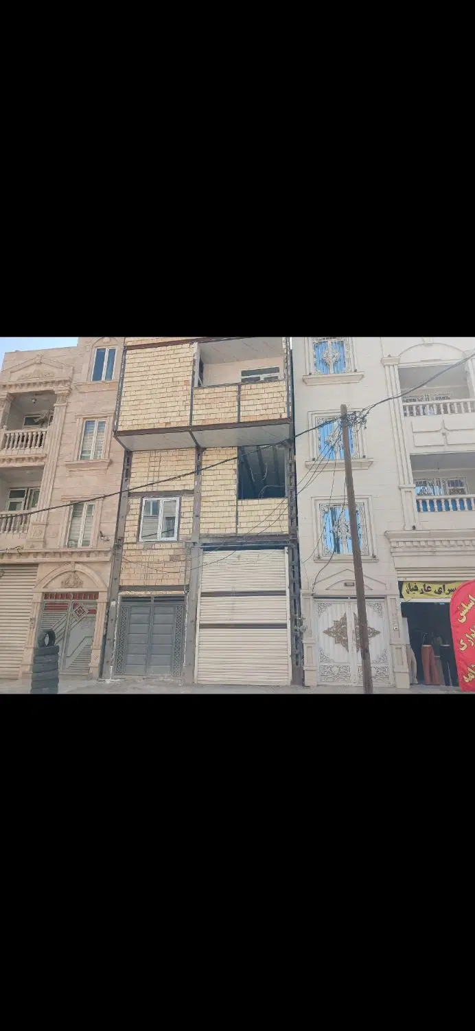 واحد۷۰متری جلوی خیابان عینی