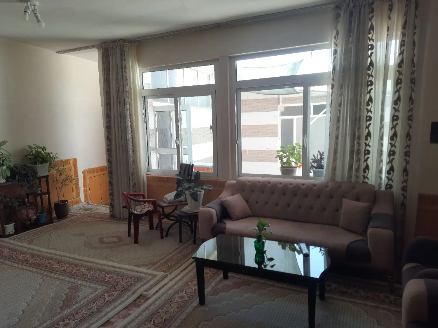 خانه شیک و نقلی ،سمیرم خیابان میرزارضاکرمانی
