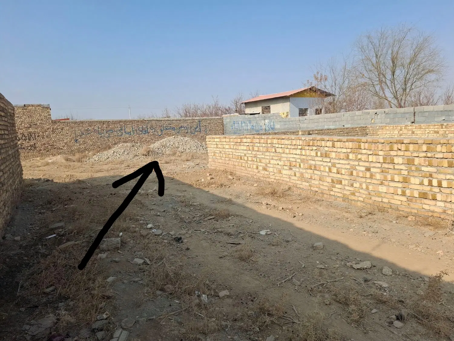 زمین گاوخانه گاوخونه